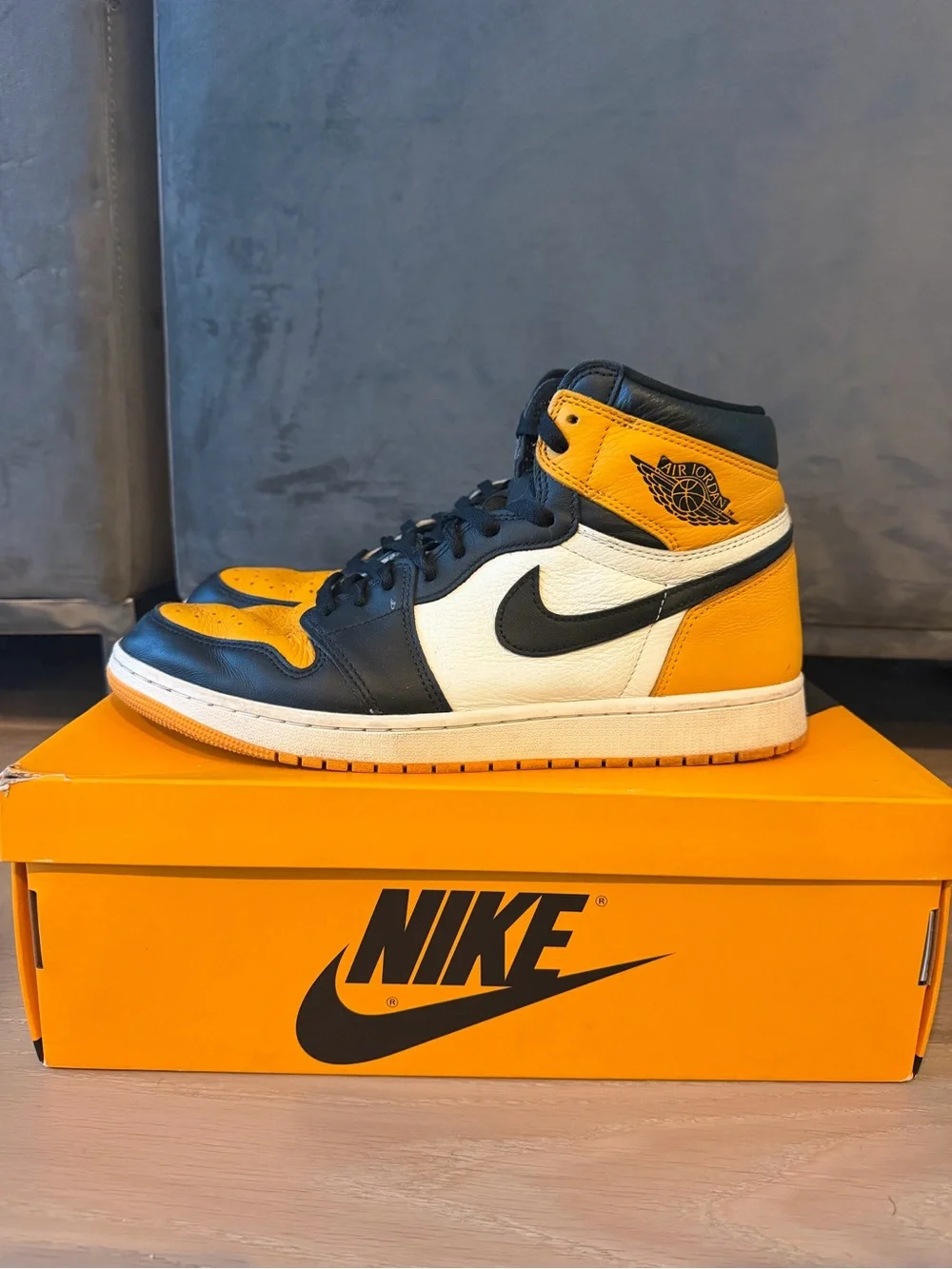 Air Jordan 1 retro high top OG taxi size 12.5 555088-711 yellow toe